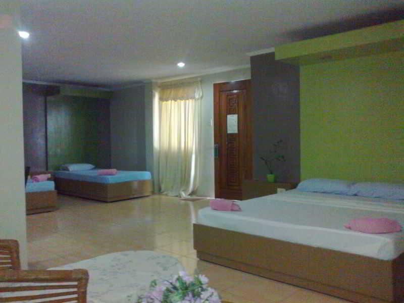 Queen\'S Beach Resort Manoc-Manoc Экстерьер фото