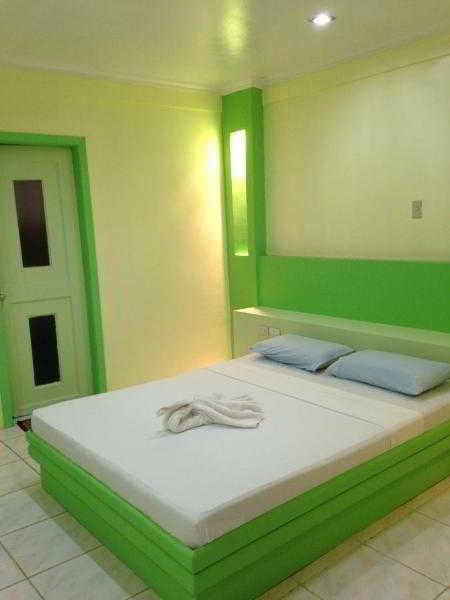 Queen\'S Beach Resort Manoc-Manoc Экстерьер фото