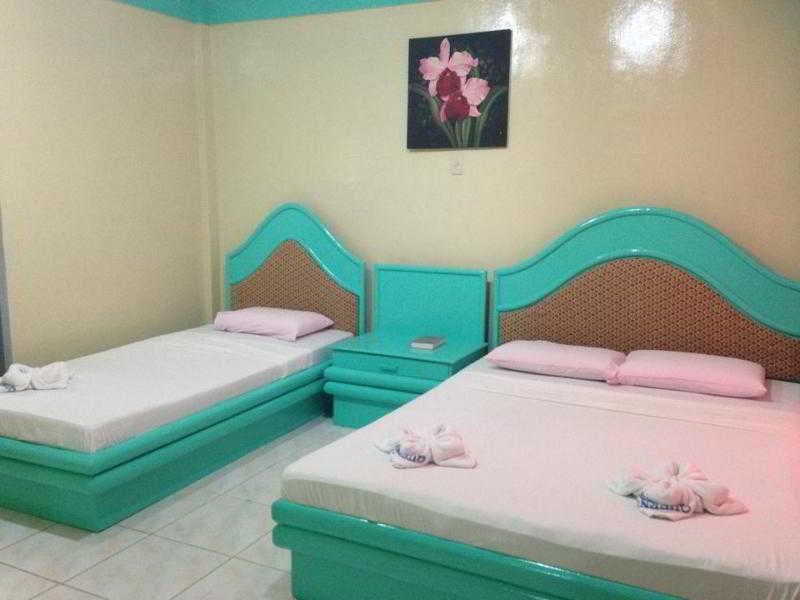 Queen\'S Beach Resort Manoc-Manoc Экстерьер фото