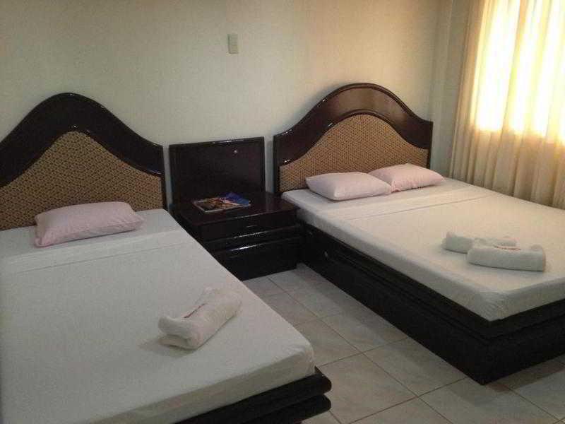 Queen\'S Beach Resort Manoc-Manoc Экстерьер фото