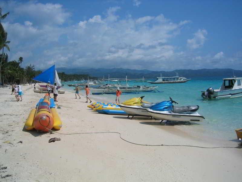 Queen\'S Beach Resort Manoc-Manoc Экстерьер фото