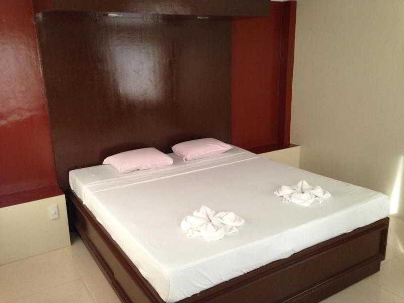 Queen\'S Beach Resort Manoc-Manoc Экстерьер фото