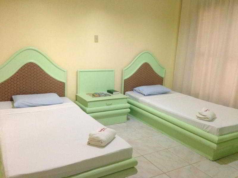 Queen\'S Beach Resort Manoc-Manoc Экстерьер фото